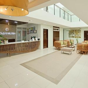 Holiday Suites Business District - Formerly Empire Suites Hotel